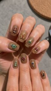 Contrast Glossy Pins With a Matte Board