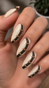 Curve a Black Cane Strip Around Cream