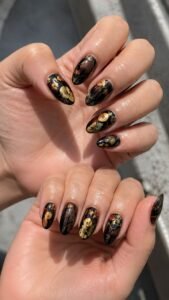 Maki E Lacquer Nails With Floating Gold Detail