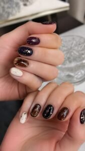Pique Inlay Nails With Tiny Precious Marks