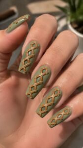 Weave Honey Diamonds Over Sage